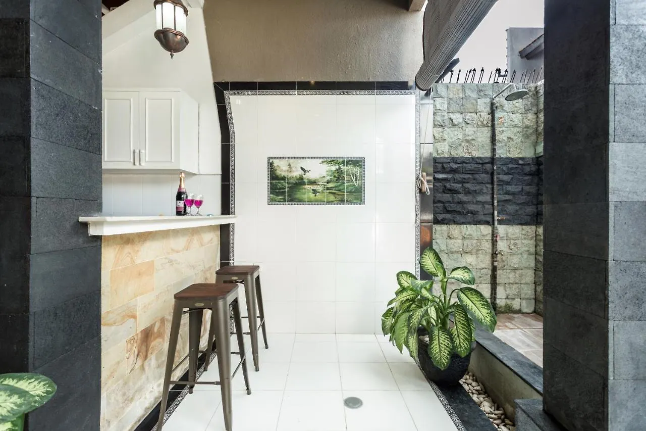 Villa Lavana - 3 Bedrooms Seminyak